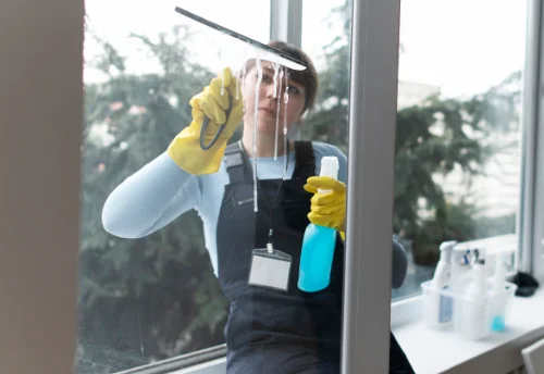 Nettoyage de vitres intérieures et extérieures à Courgains
